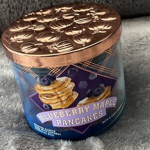 BLUEBERRY MAPLE PANCAKES BATH AND BODY WORKS CANDLE NWT